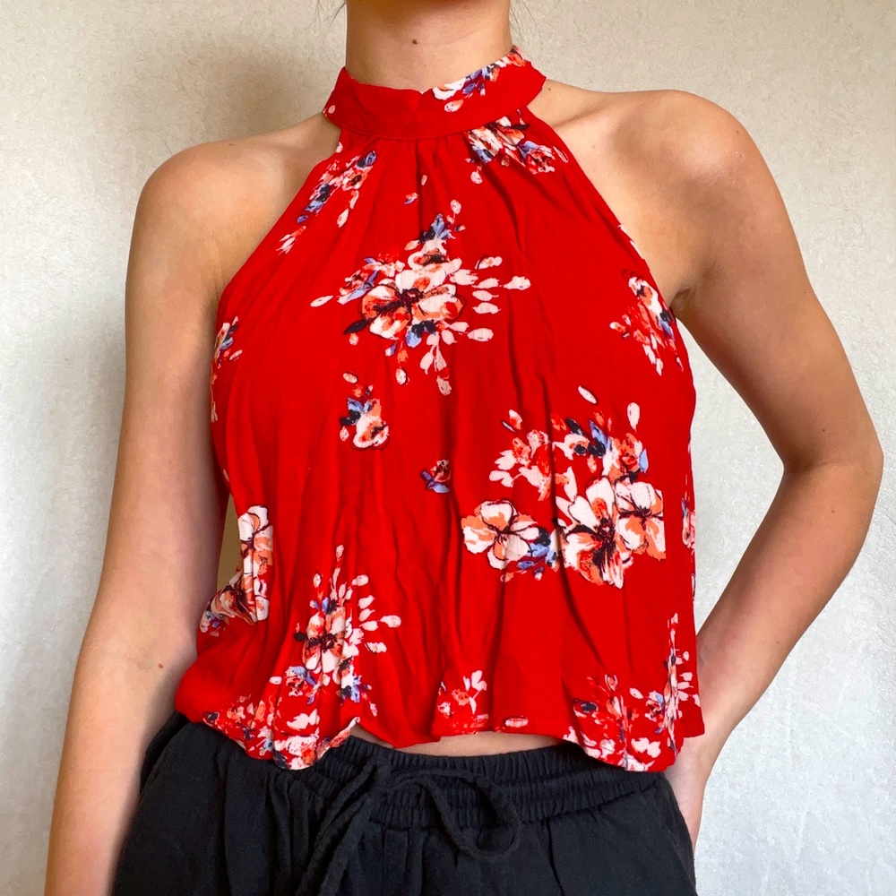 Red cropped tank